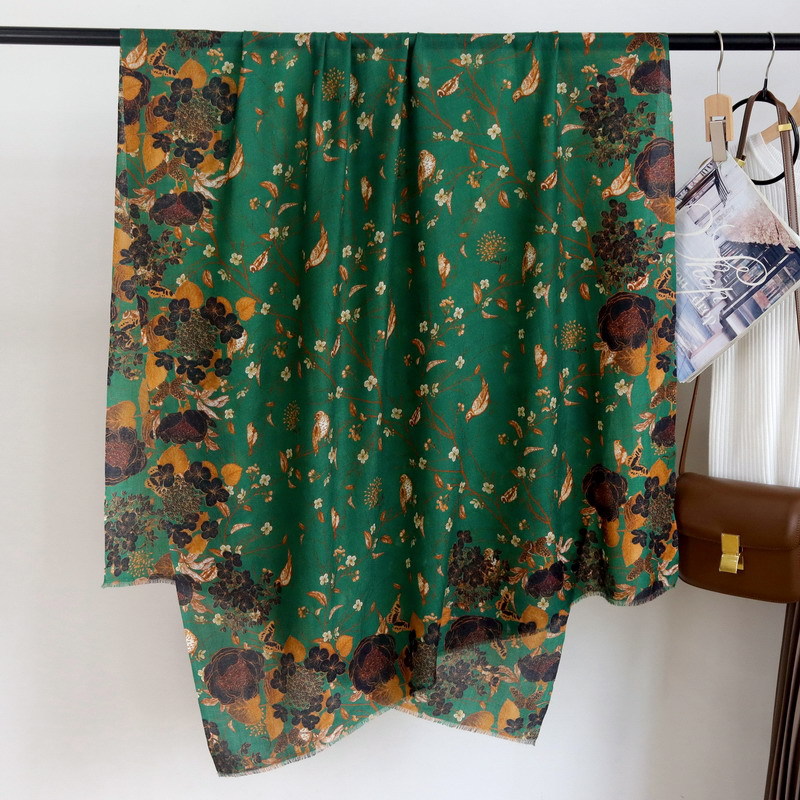 Winter Clothing Hong Kong - Sciarpe Lunghe in Cashmere Verde, Sciarpe